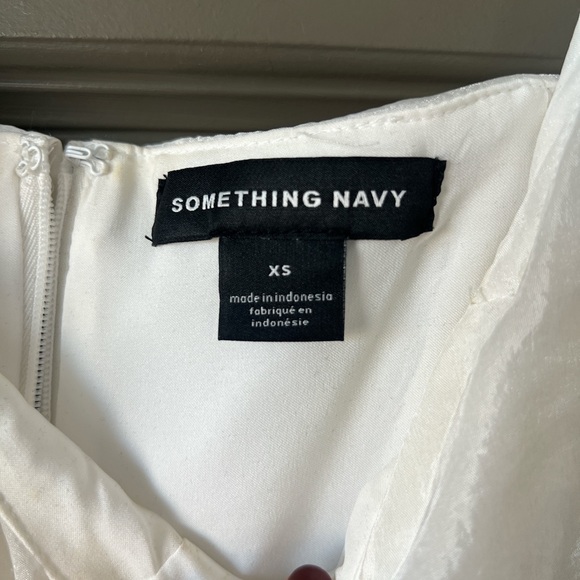 Ivory Dress - Picture 4 of 4